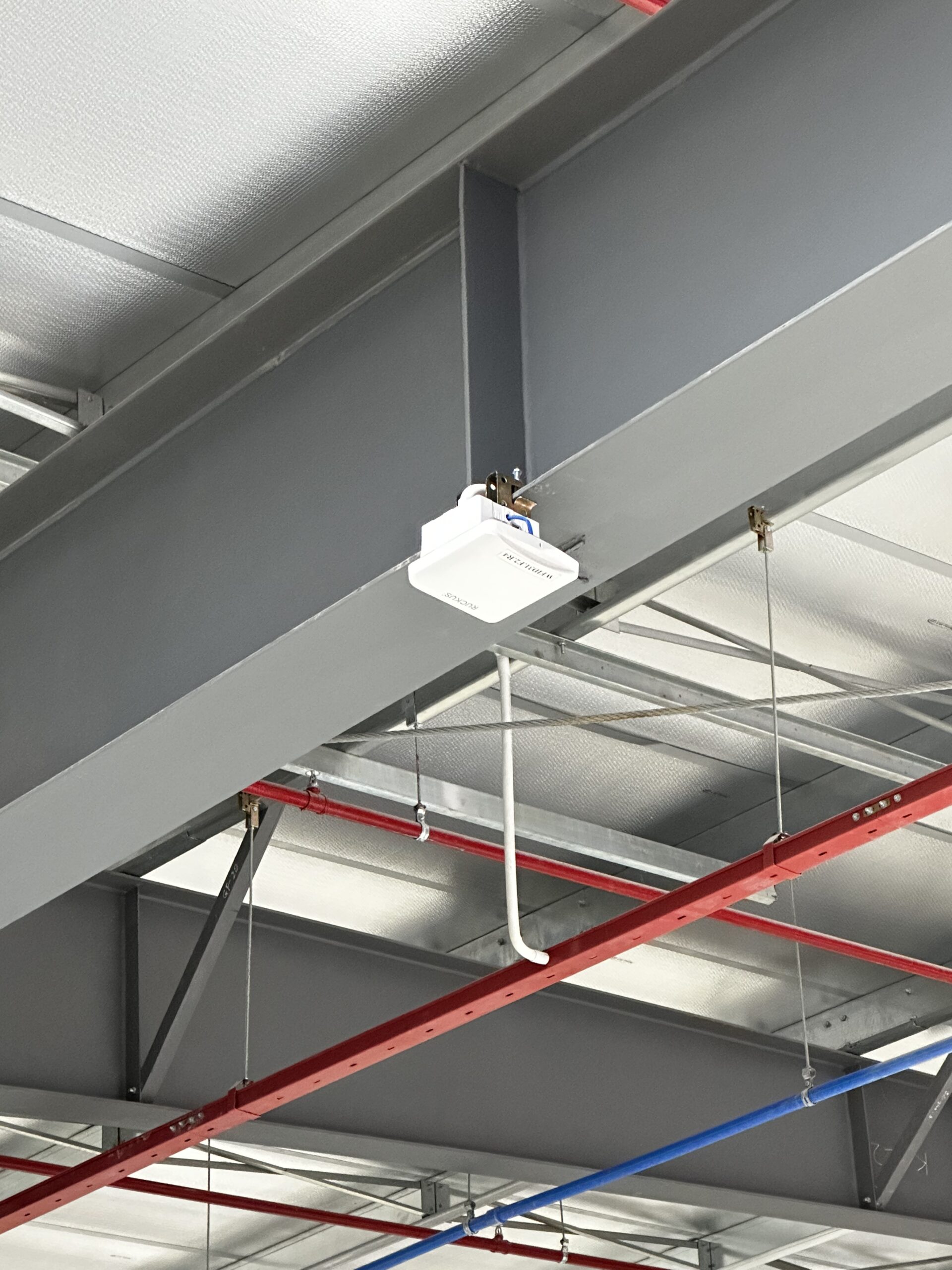 Bàn giao hoàn tất hệ thống điện nhẹ gồm 75 camera, 31 wifi, 31 cửa từ cho nhà máy trước Tết Nguyên Đán 2026