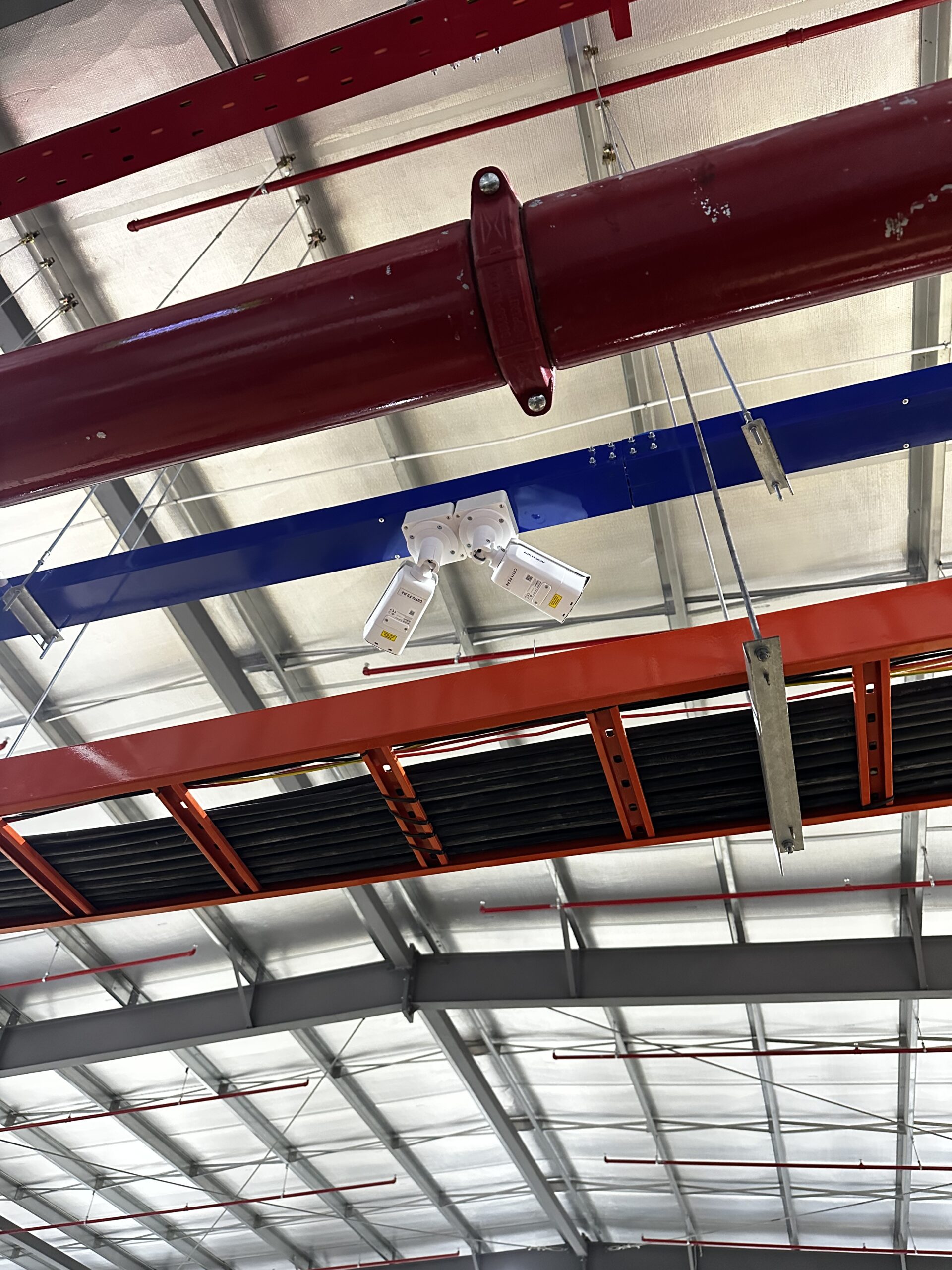 Bàn giao hoàn tất hệ thống điện nhẹ gồm 75 camera, 31 wifi, 31 cửa từ cho nhà máy trước Tết Nguyên Đán 2026