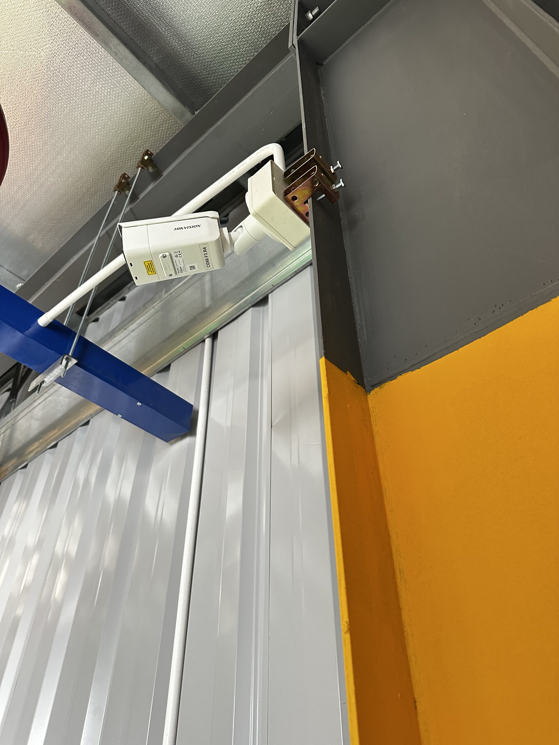 Bàn giao hoàn tất hệ thống điện nhẹ gồm 75 camera, 31 wifi, 31 cửa từ cho nhà máy trước Tết Nguyên Đán 2026