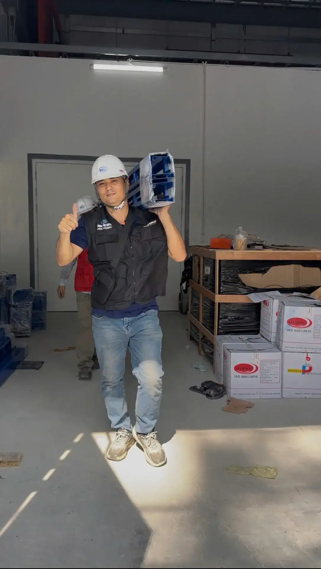 Thi công tuyến cáp cho hệ thống camera nhà máy